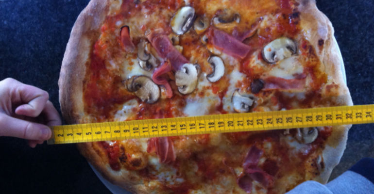 PIZZAJOLLY Pizza Famigila 33cm!